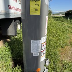 Hot water heater 29gal set up for propane can be converted to natural gas