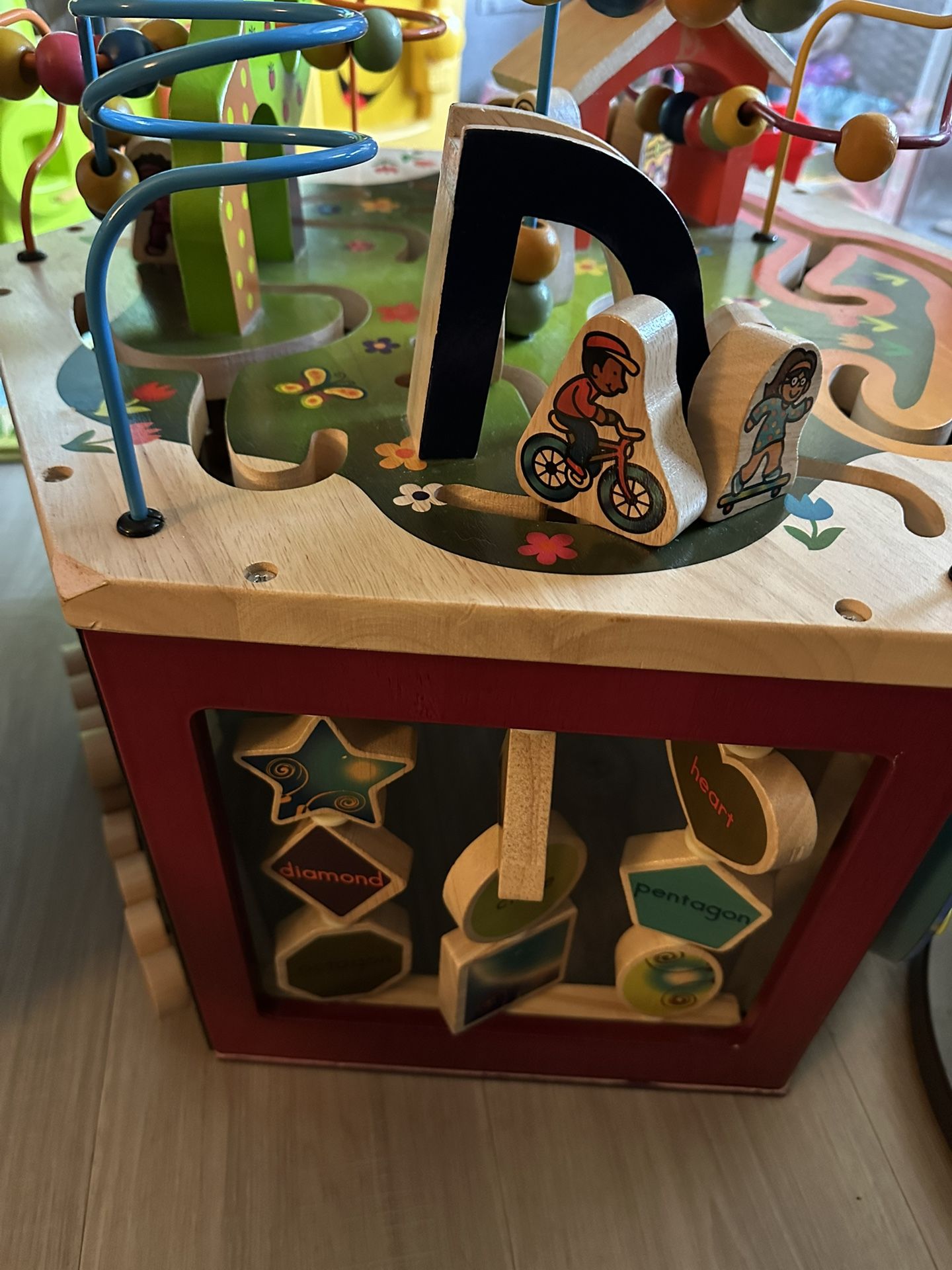 B Toy Activity Cube