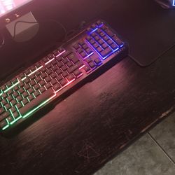Gamin Keyboard Mous And Mouspad 