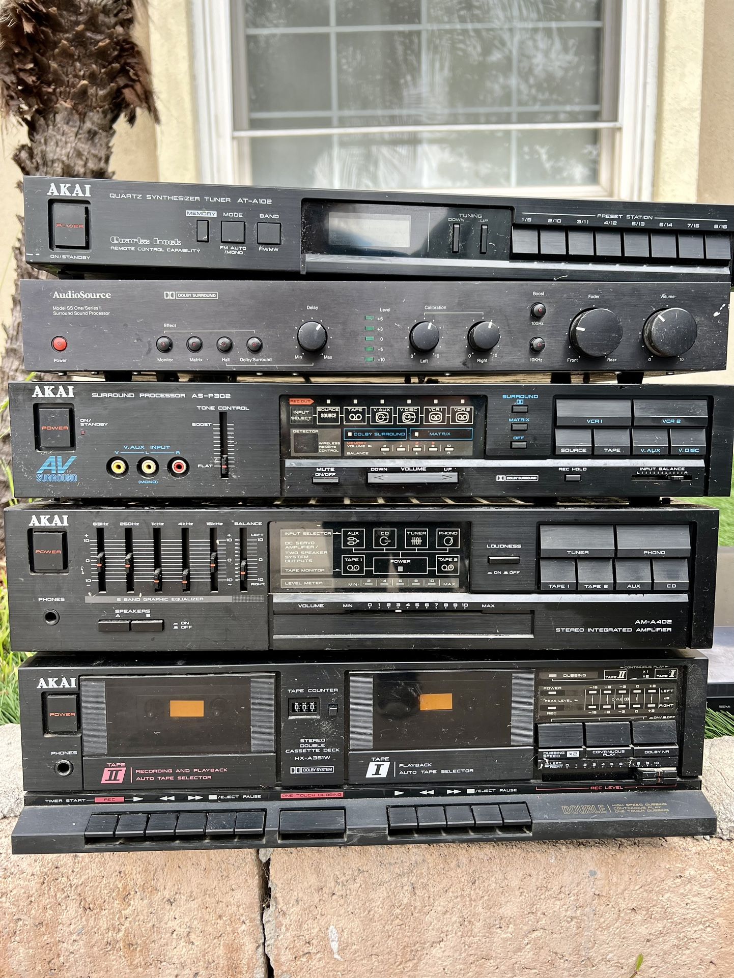 Audio System - AKAI