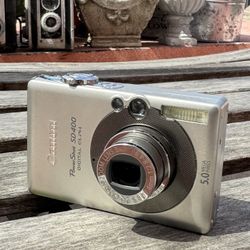 Vintage Canon Powershot Y2K Digicam 