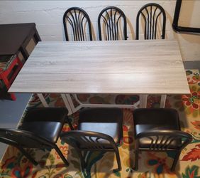 Dining table and 6 chairs