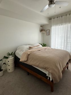 Queen mattress, box spring, bedframe