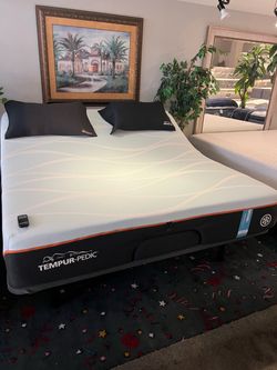 🔥Tempur luxe breeze firm king adjustable set $1900🔥