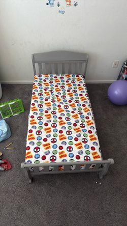 Toddler bed grey