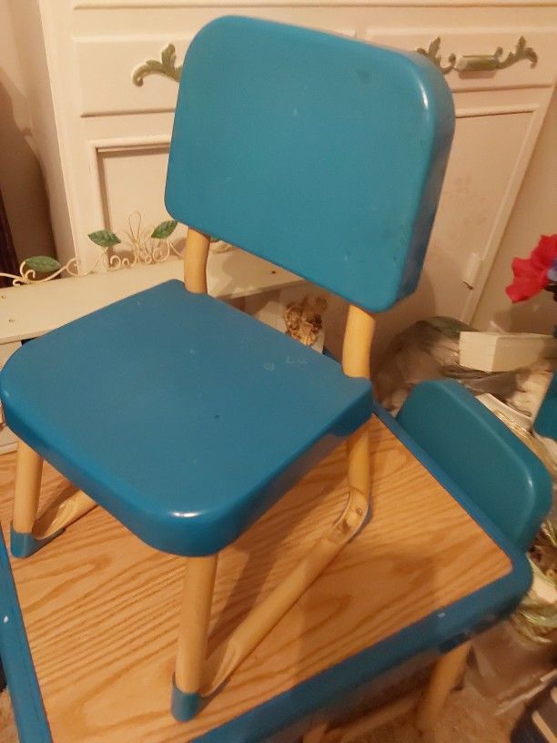 Fisher Price Table And 2 Chairs