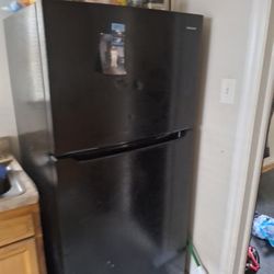 Fridgadare Refrigerator 