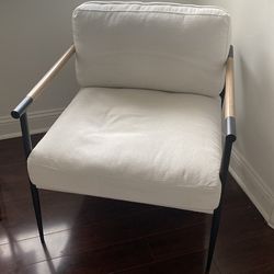 Accent chair - like new