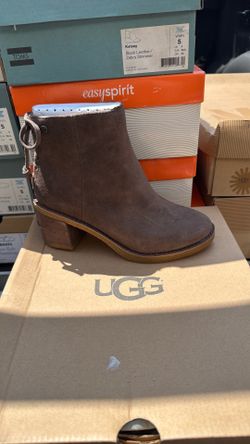 UGG Corinne boots women’s size 5