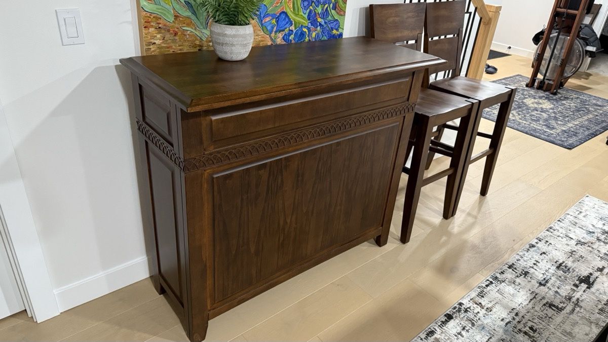 Bar With Two Stools