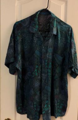 Men’s shirt, size XL￼