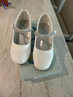 Girls White Patent Sweet Pea And Lilli Shoes, Mia Style Size 13
