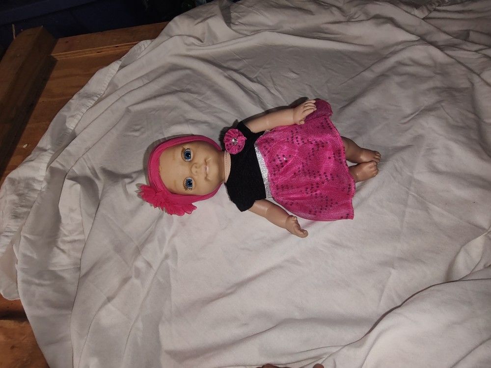 Luvabella Interactive DOLL Blonde Hair Blue Eye Works! Moves Talks/babbles