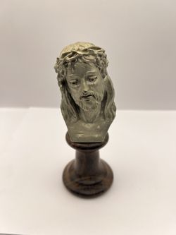 vintage, Peltro Cesellato A Mano, figurine of the crowned head of Christ. Italy