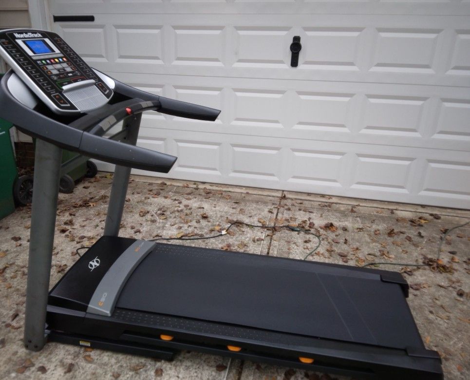 Nordictrack 910i Threadmill With IFIT Compatibility App/Delivery Is Available