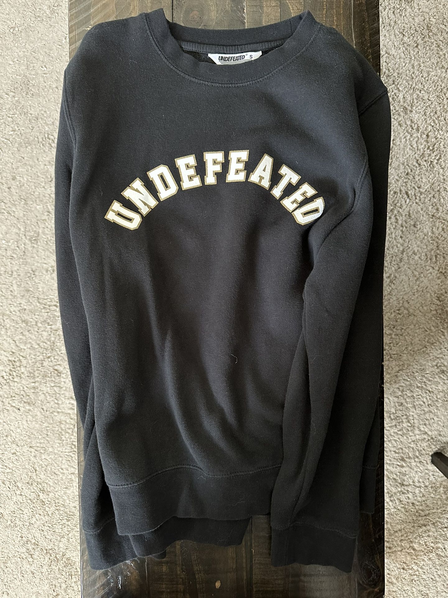 Pre Owned Undefeated Crew Neck Sweater Size Small 