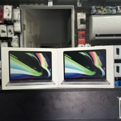 Apple MacBook Pro 13-inch M2 Chip(band New)