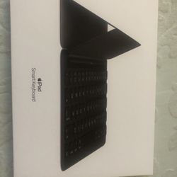 New Apple iPad Smart Keyboard Folio