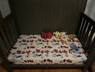 Toddler bed with mattress