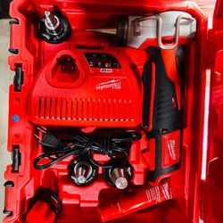 MILWAUKEE M12 CORDLESS EXPANDING TOOL SET $385