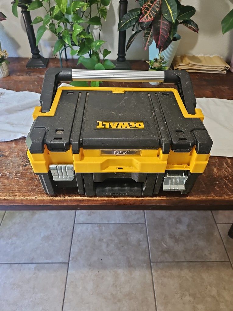 DeWalt T Stack Box