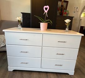 Dresser Storkcraft Brookside 6 Drawers Work Well