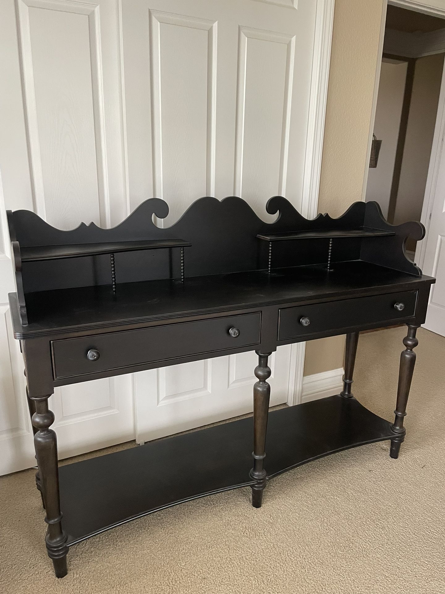 Side Board / Hutch.