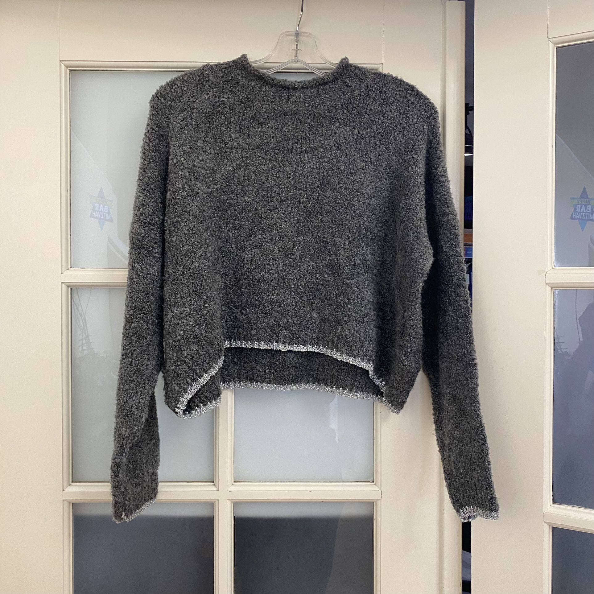 Soft Urban Outfitters crop sweater,  Medium