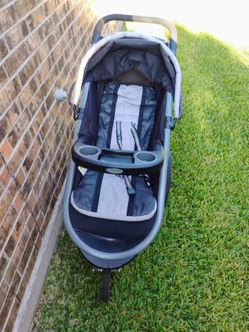 Three-wheeler stroller