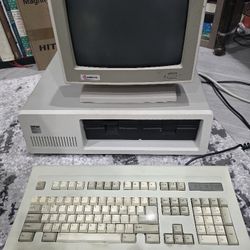 Ibm 5150 W/ Samsung Monitor 