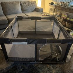 Baby/ Kids Play Yard 