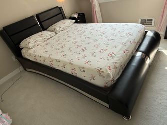Modern leather black queen bed for sale