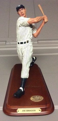New York Yankees Joe DiMaggio Danbury Mint figurine with coa