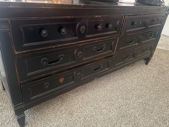 Vintage dresser