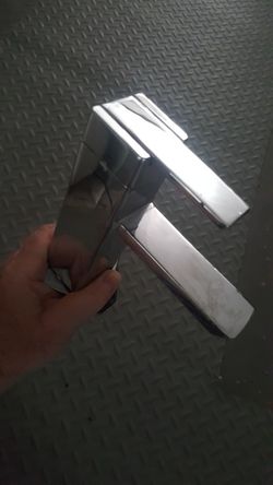 Moen Faucet bathroom chrome
