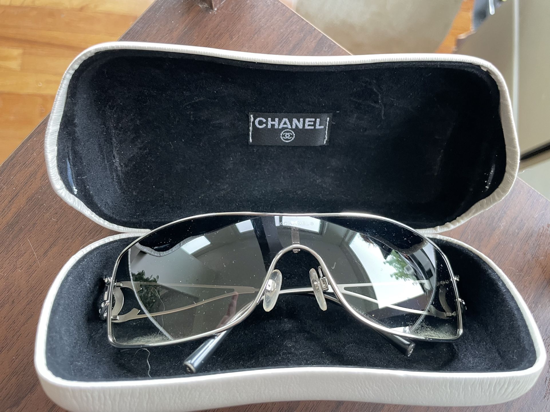 Channel Sunglasses (Authentic) w/Logo Clamshell Case