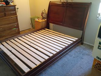 Queen size Sleigh bed frame