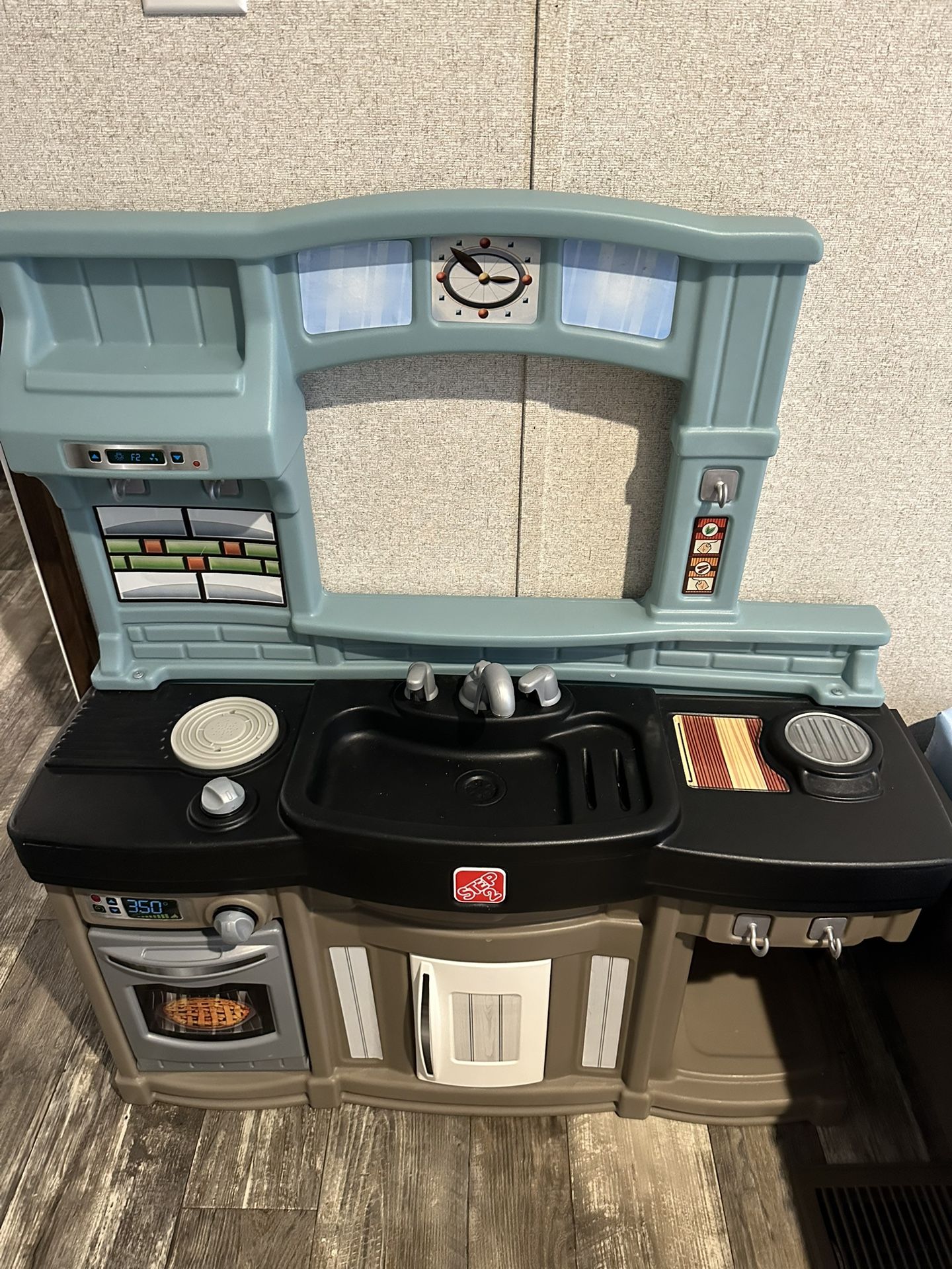 Play Kitchen