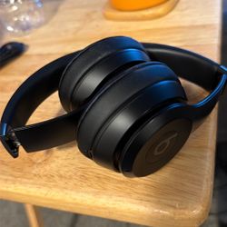 Beats Solo 4 Bluetooth Wireless On-Ear Headphones -Matte Black