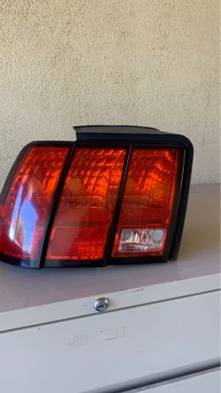 2000-2004 mustang $10