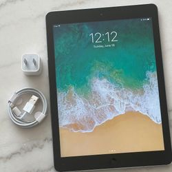 iPad Air 1 , iCloud Unlocked,   Wi-Fi  Internet Access  , Excellent Condition Like New 

