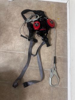 Harnees lanyard construction