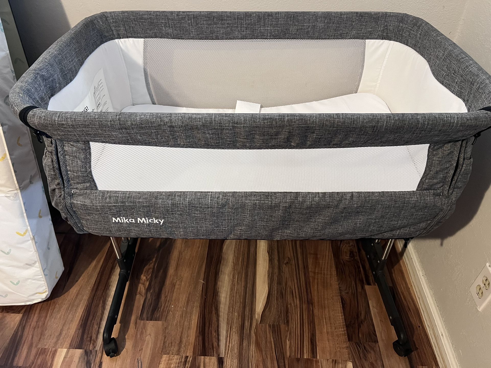 Mika Mikey Baby Bassinet