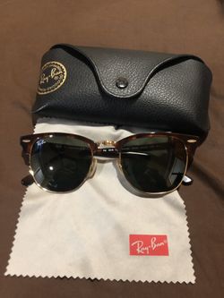 Authentic Rarely used 51mm ray-ban clubmaster tortoise sunglasses