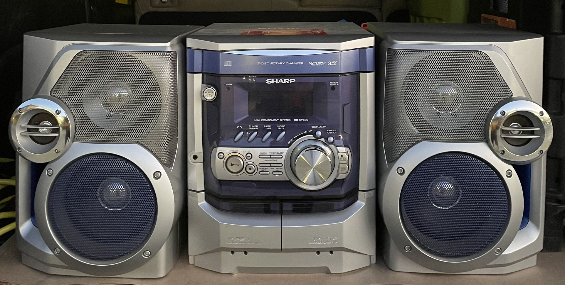 Sharp 300-Watt Stereo Shelf System CD AM/FM - 3-CD Changer - 2 CASSETTE Decks