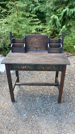 Cute Antique desk