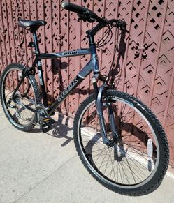 Trek 3900 Mountain Bike — 21" — Like New — $198
