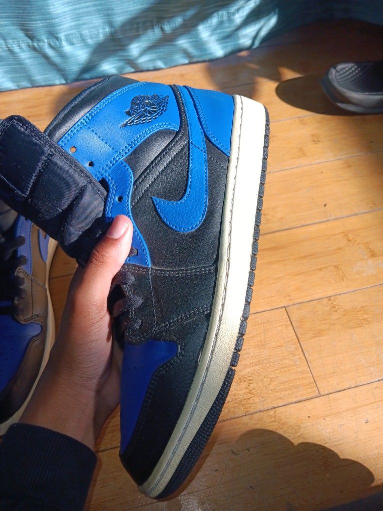 Size 12 Jordan 1's 