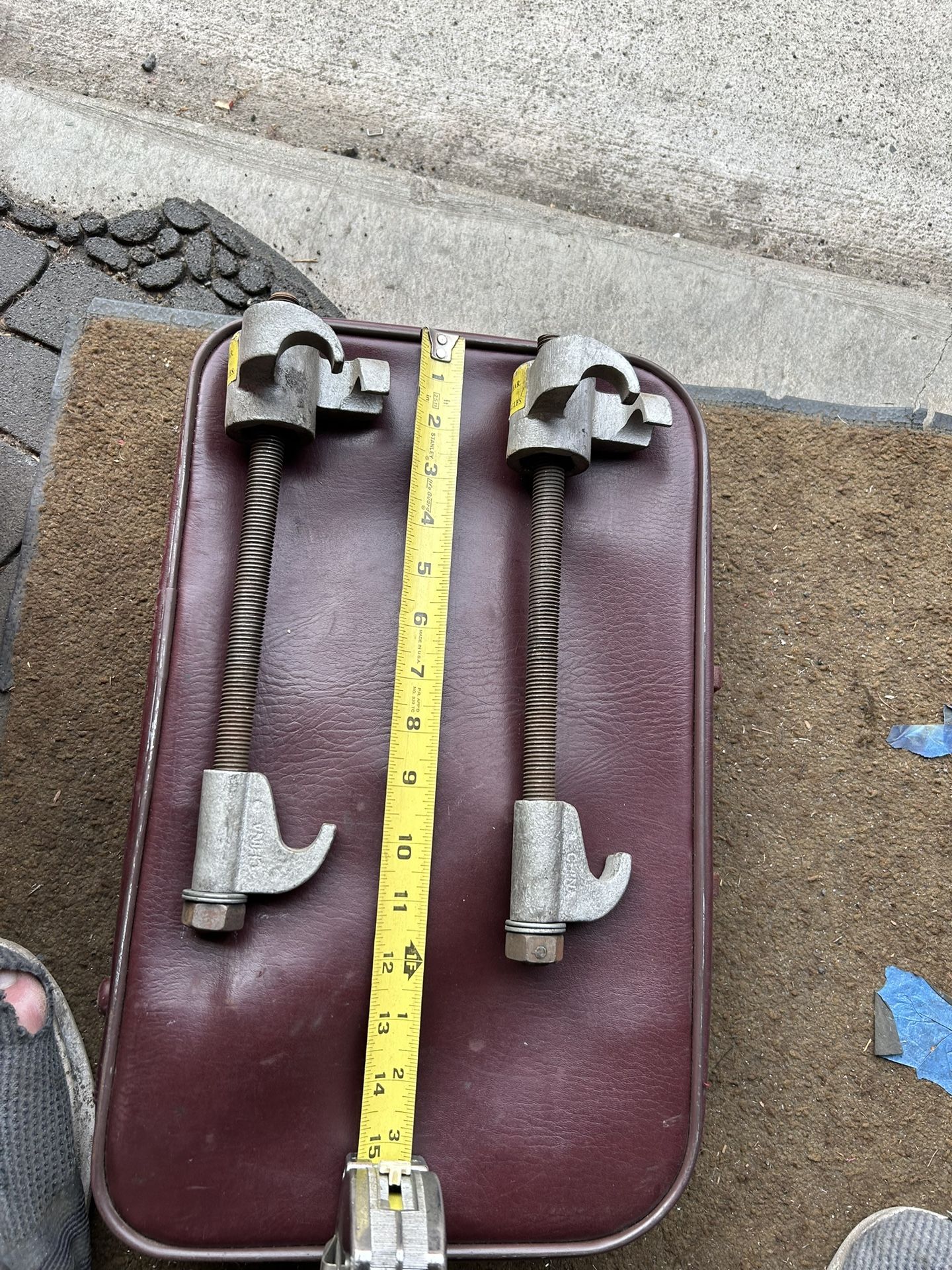 2 - Heavy Duty Coil Spring Compressors