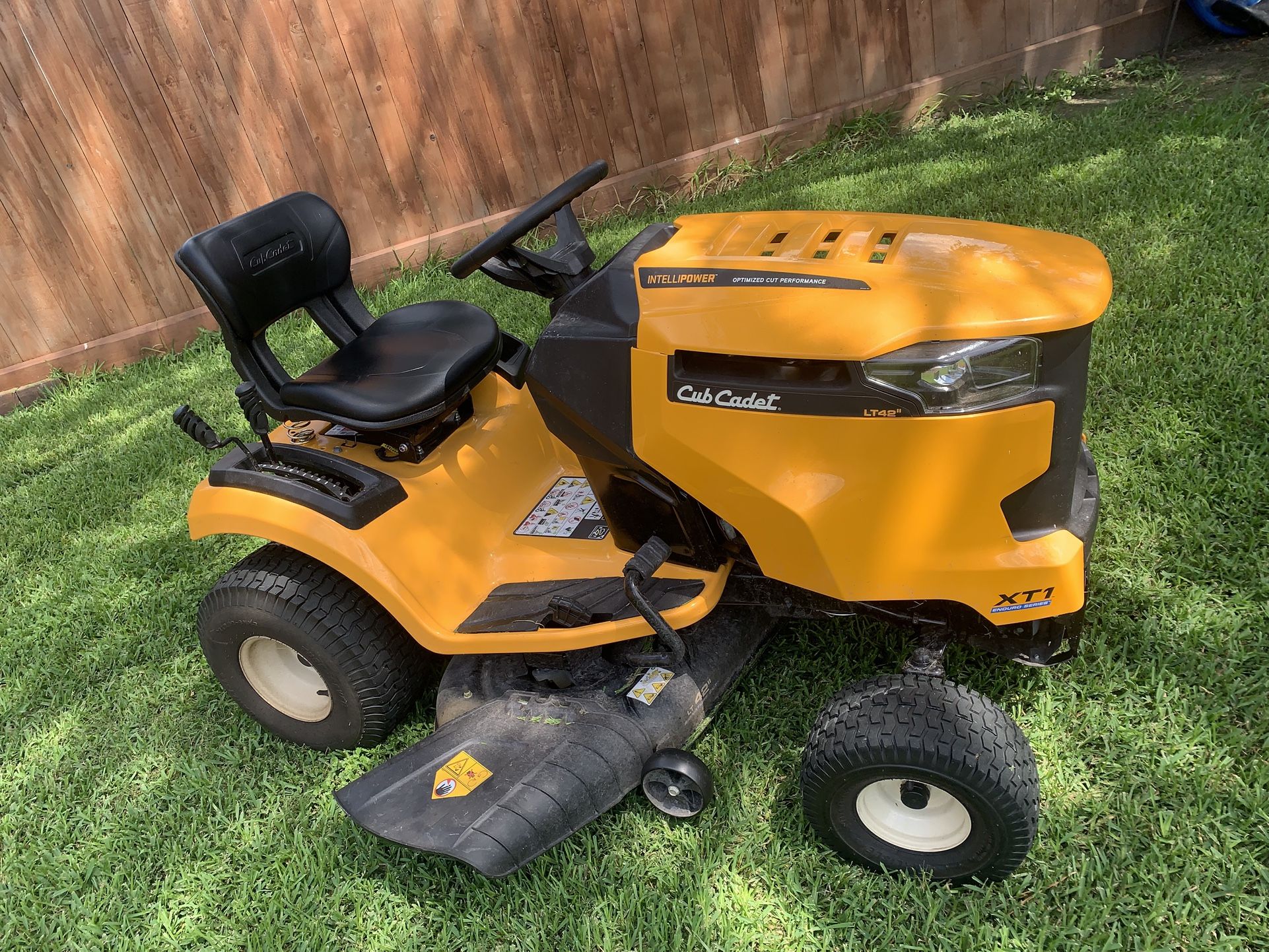 Cub cadet Tractor